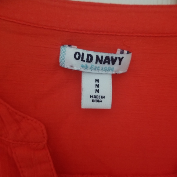 Old Navy top - Picture 2 of 7